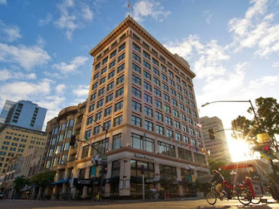 Gaslamp Plaza Suites