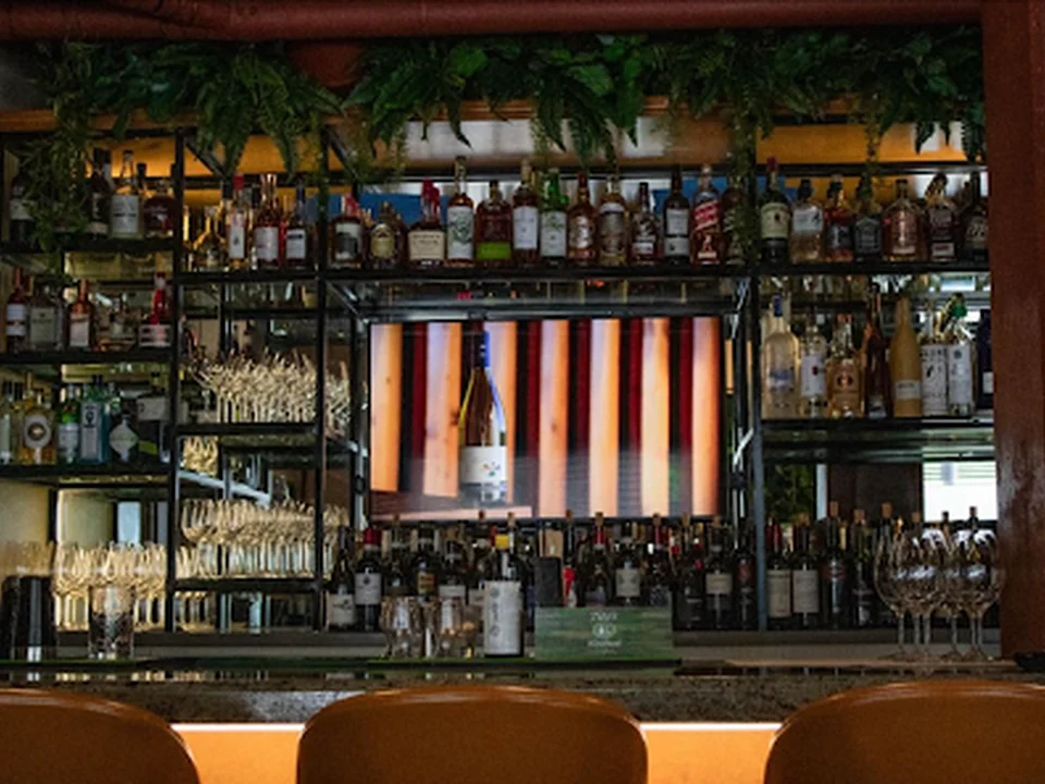 Vinarius Wine Bar & Restaurant